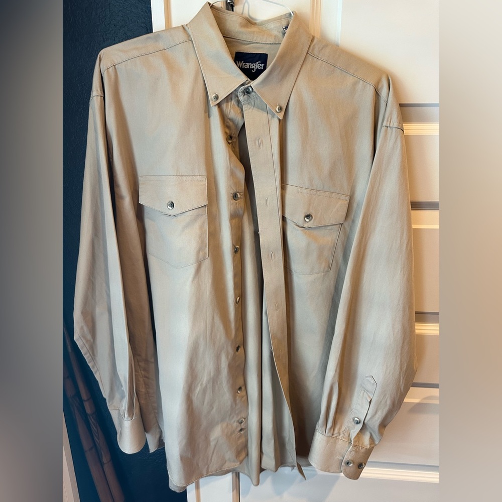 Men’s Long Sleeve khaki button down fishing shirt